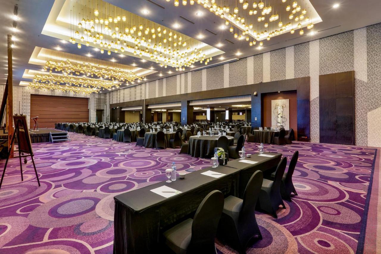 Holiday Inn Bandung Pasteur By Ihg Экстерьер фото