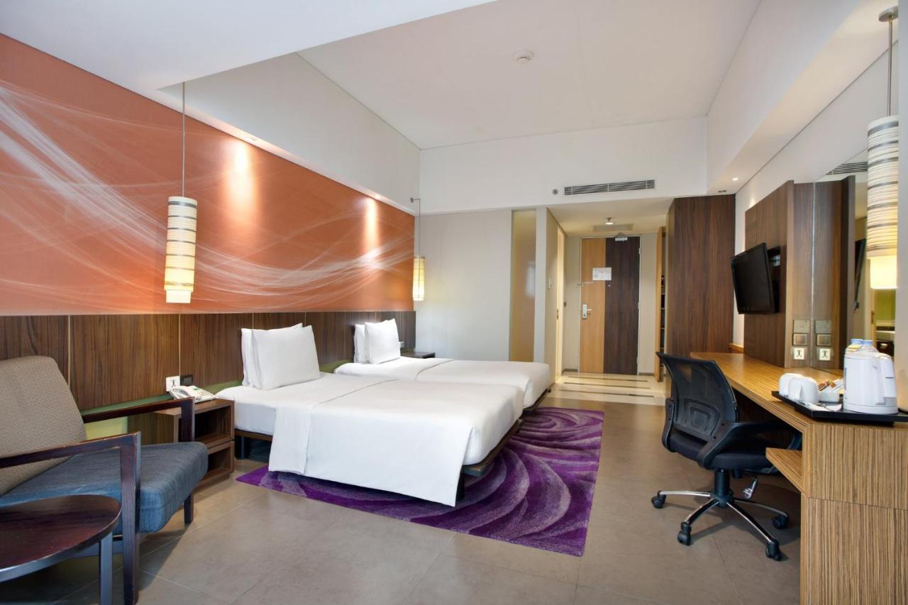 Holiday Inn Bandung Pasteur By Ihg Экстерьер фото