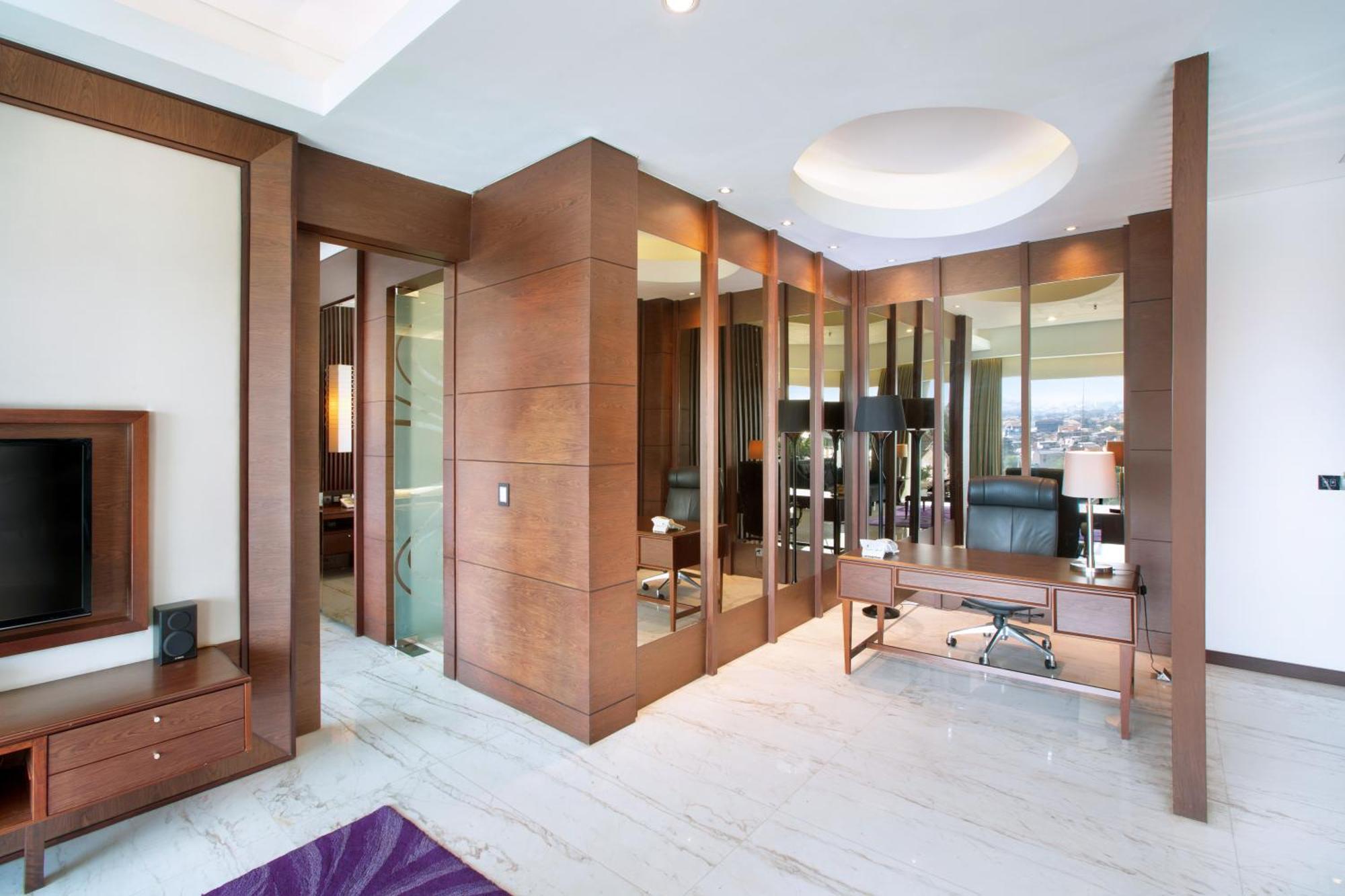Holiday Inn Bandung Pasteur By Ihg Экстерьер фото